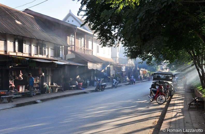 20091027-164807-laos-tour-2009.jpg